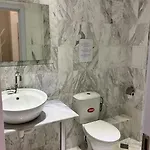 Luxury In Emerald Hills Apartment *