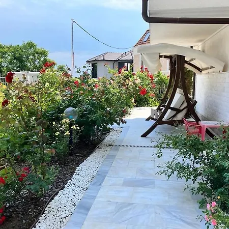 Апартамент Luxury In Emerald Hills