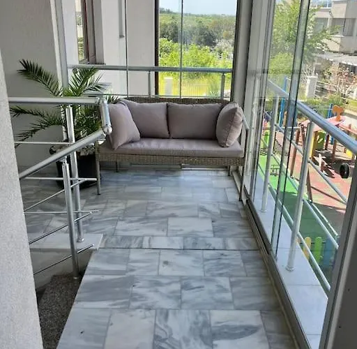 Luxury In Emerald Hills Apartmán *